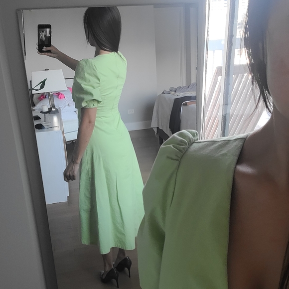 Lulu's dress - Picture 5 of 8